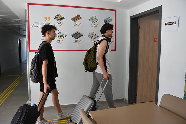 Gençlere tatilde ücretsiz konaklama fırsatı! O şehirlerde KYK yurtları açıldı! 7